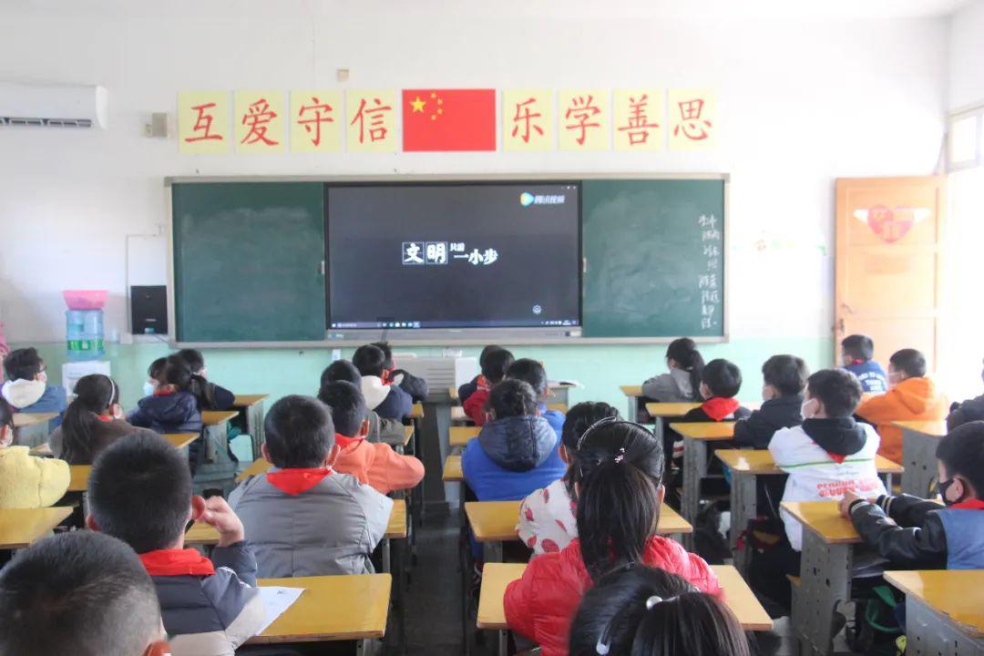 憨豆先生找小熊