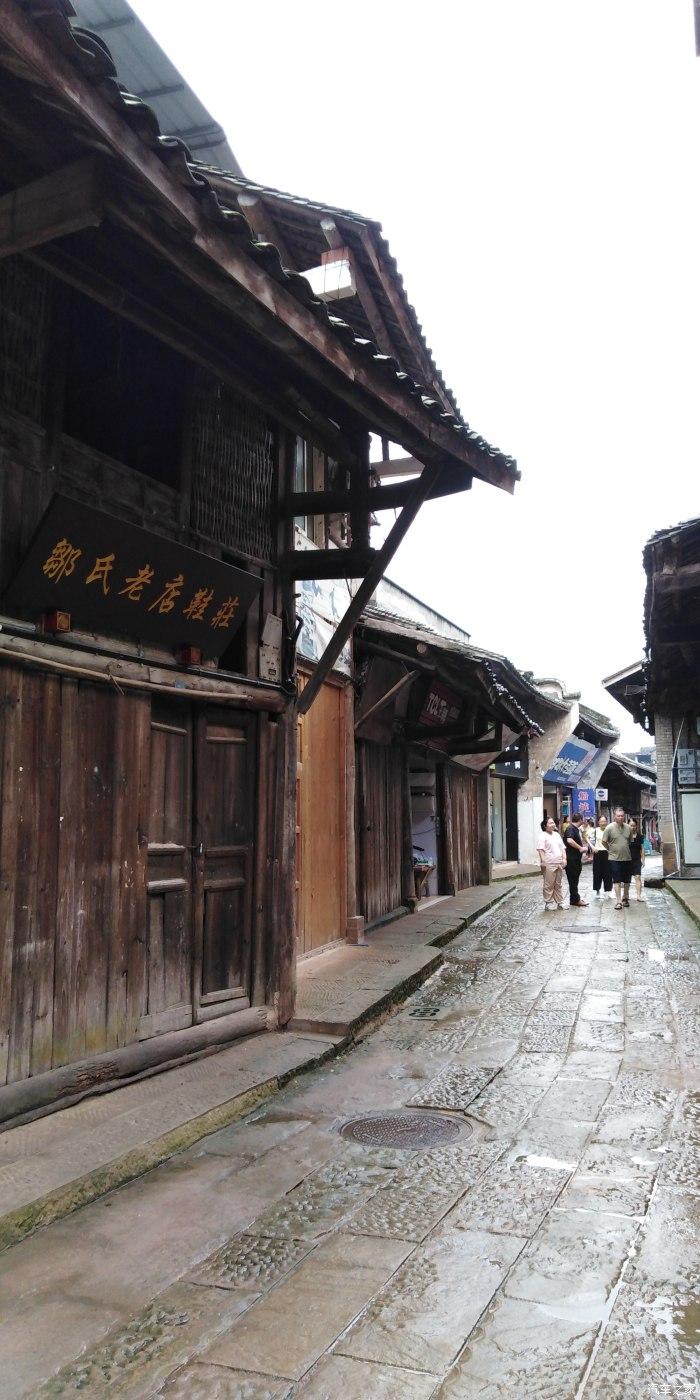 球星托尼·帕克中国行与队友巴特尔重聚 携刘彰高嘉朗等见证CPL总冠军诞生
